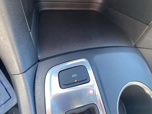 Used 2022 Chevrolet Equinox LS AWD/4WD image 32