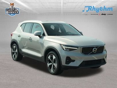 Used 2025 Volvo XC40 B5 Plus