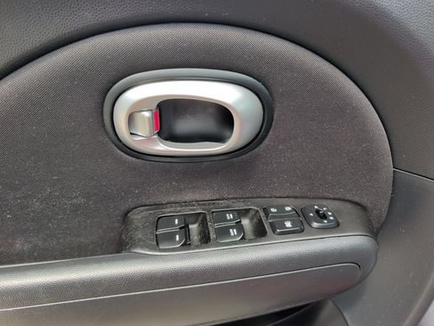 Used 2016 Kia Soul + FWD image 10