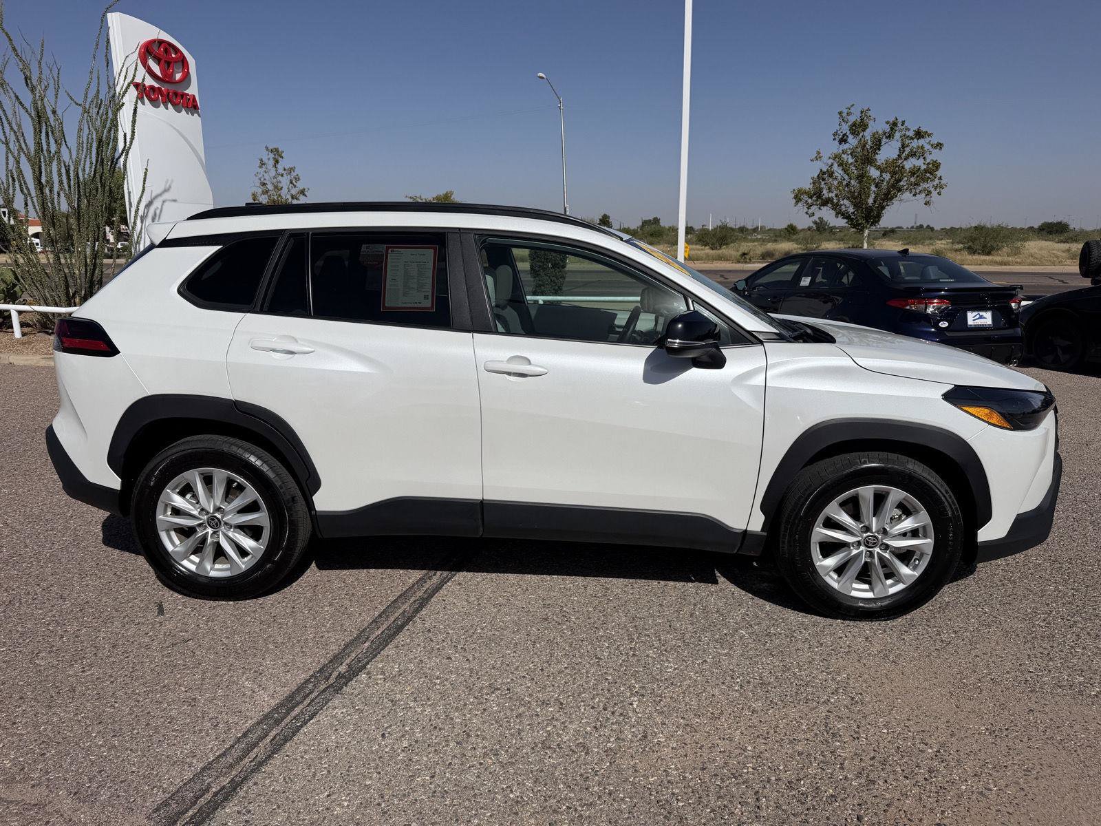 Used 2026 Toyota Corolla Cross LE w/ Moonroof Package FWD image 7