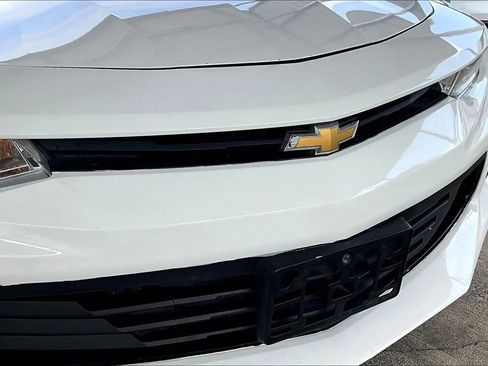 Used 2018 Chevrolet Camaro LT RWD image 29