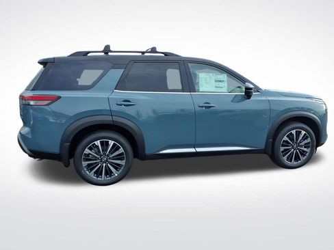New 2026 Nissan Pathfinder Platinum image 8