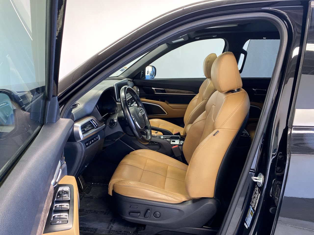 Used 2020 Kia Telluride SX w/ Towing Package FWD image 16