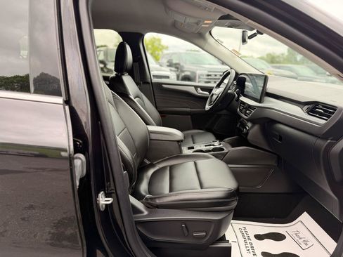 Used 2025 Ford Escape Platinum AWD/4WD image 19
