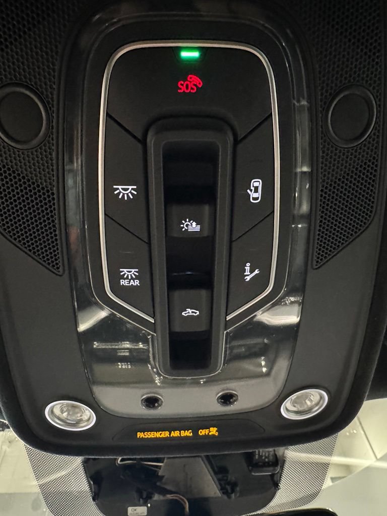 Used 2020 Lamborghini Urus AWD/4WD image 27