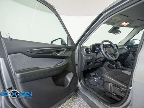 Used 2026 Chevrolet TrailBlazer LT AWD/4WD image 9