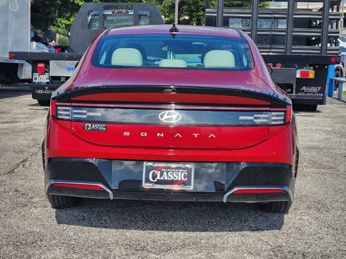 Used 2025 Hyundai Sonata SEL FWD image 6