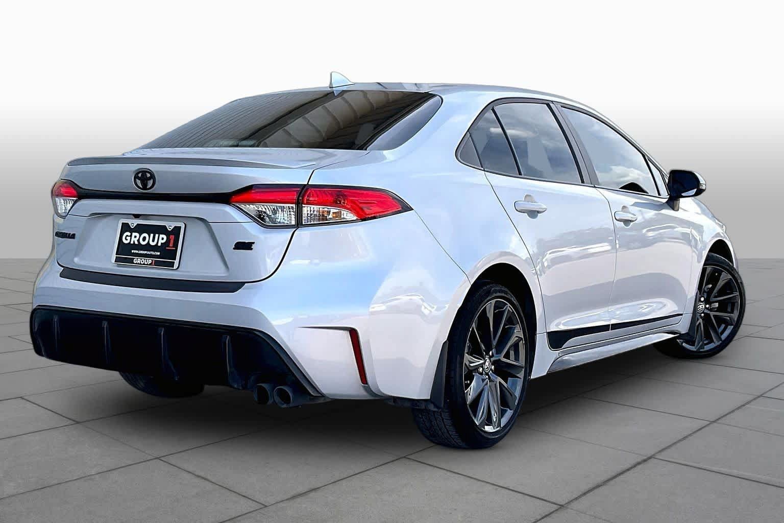 Used 2025 Toyota Corolla SE FWD image 13