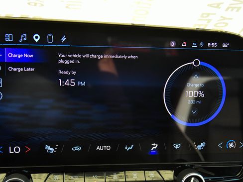 Used 2024 Chevrolet Blazer EV LT AWD/4WD image 31