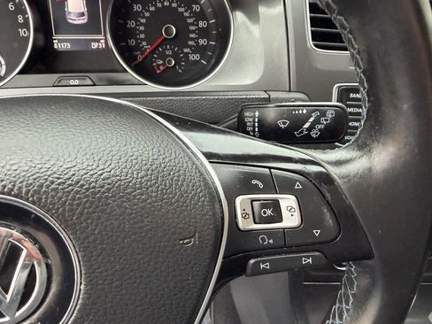 Used 2015 Volkswagen e-Golf SEL Premium image 45