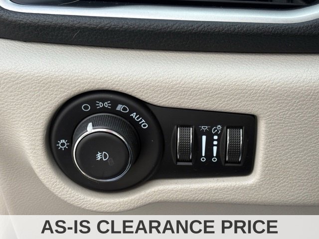 Used 2021 Chrysler Pacifica Touring-L FWD image 29