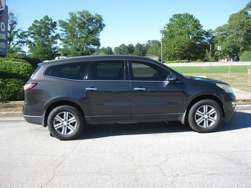Used 2015 Chevrolet Traverse LT FWD image 3