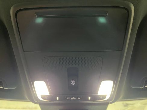 Used 2022 Honda Civic Sport Touring image 9