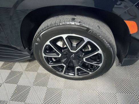 Used 2023 Chevrolet Suburban RST w/ Luxury Package image 12