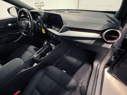 Used 2024 Chevrolet Trax RS w/ Driver Confidence Package FWD image 25