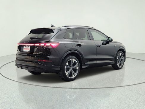 Used 2024 Audi Q4 e-tron Premium Plus w/ Premium Plus AWD/4WD image 5