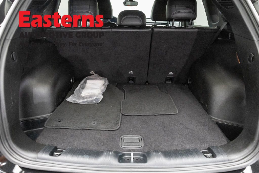 Used 2024 Jeep Compass Latitude AWD/4WD image 11