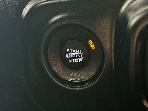 Used 2020 Jeep Gladiator Overland image 27