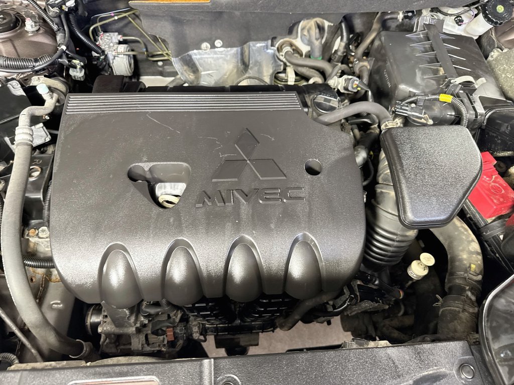 Used 2016 Mitsubishi Outlander AWD image 39