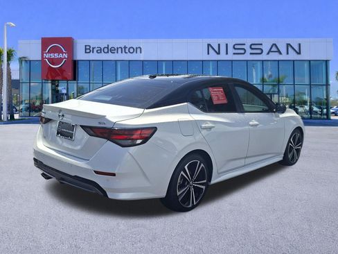 Used 2023 Nissan Sentra SR w/ SR Premium Package FWD image 5