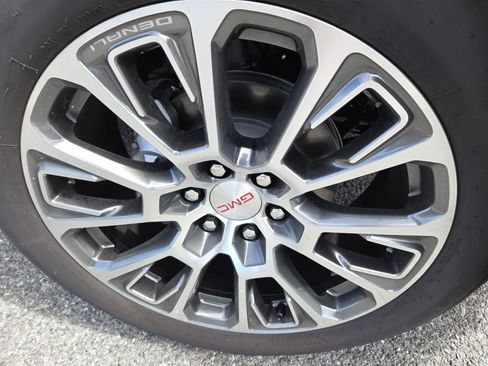 New 2026 GMC Yukon Denali w/ Sun & Power Step Package AWD/4WD image 15