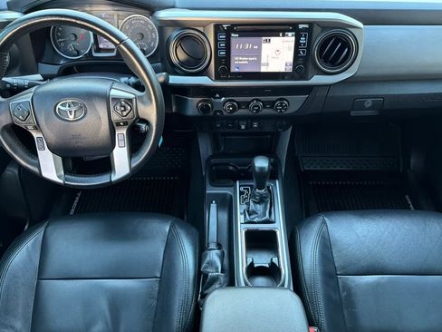 Used 2019 Toyota Tacoma SR5 image 3