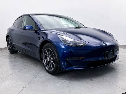 Used 2023 Tesla Model 3 Standard Range RWD image 10