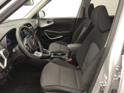 Used 2021 Kia Soul LX image 17