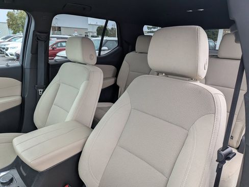 Used 2023 Chevrolet Traverse LS image 14