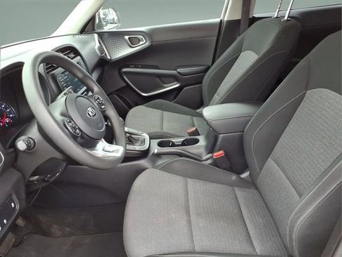 Used 2020 Kia Soul S FWD image 13