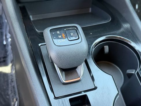 Used 2024 Nissan Rogue SV AWD/4WD image 29