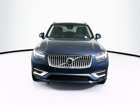 Used 2025 Volvo XC90 B5 Core image 2