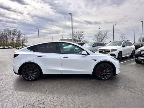 Used 2024 Tesla Model Y Performance AWD/4WD image 13