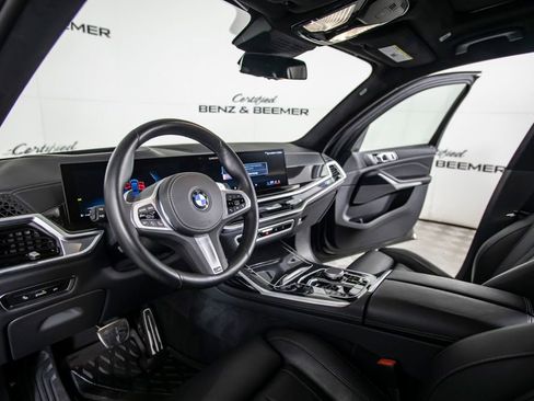 Used 2025 BMW X7 xDrive40i w/ M Sport Package image 26