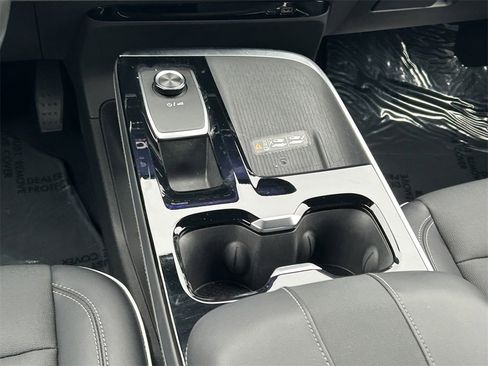 Used 2025 Buick Enclave Preferred image 21