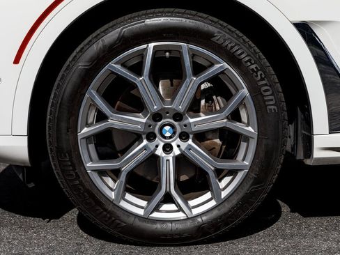 Used 2025 BMW X7 xDrive40i image 14