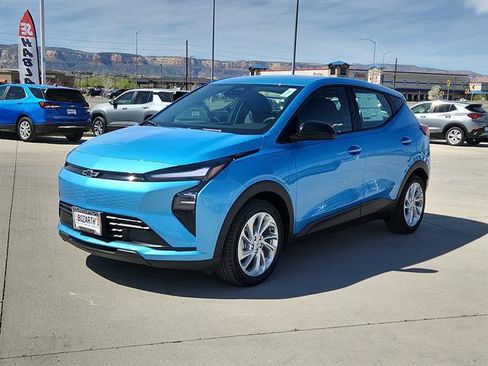 New 2027 Chevrolet Bolt LT w/ Comfort Package image 2