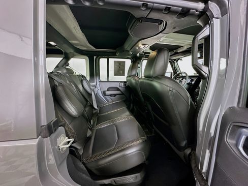 Used 2023 Jeep Wrangler Unlimited Sahara AWD/4WD image 29