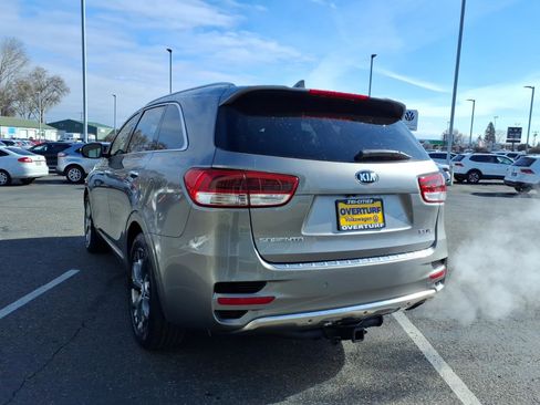 Used 2016 Kia Sorento SX image 2