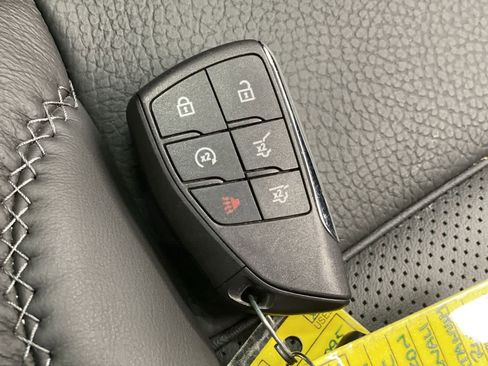 Used 2024 GMC Yukon Denali w/ Advanced Technology Package image 27