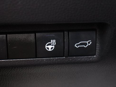 Used 2021 Toyota RAV4 XLE w/ Convenience Package FWD image 27