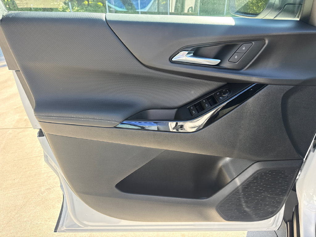 Used 2026 Chevrolet Equinox LT FWD image 13