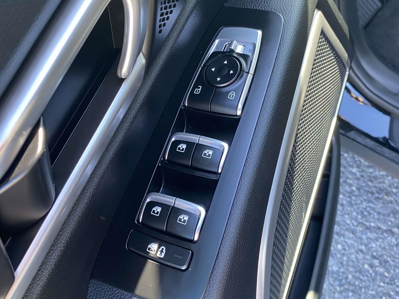 Used 2024 Kia Telluride LX AWD/4WD image 27