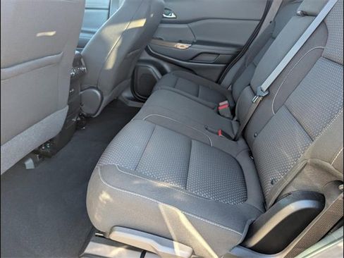 Used 2022 GMC Acadia SLE image 10