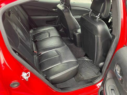 Used 2013 Dodge Avenger SXT w/ Rallye Appearance Group image 11