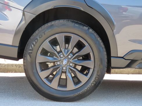 Used 2025 Subaru Outback Onyx Edition AWD/4WD image 17