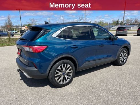 Used 2020 Ford Escape Titanium image 5