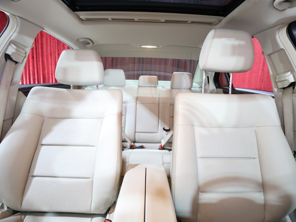 Used 2014 Mercedes-Benz E 350 Sedan image 25