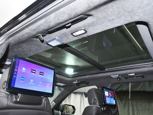 Used 2026 Cadillac Escalade ESV Platinum Sport w/ LPO, ONYX Package AWD/4WD image 51