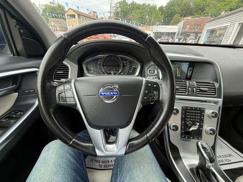 Used 2015 Volvo XC60 T6 Platinum AWD/4WD image 38
